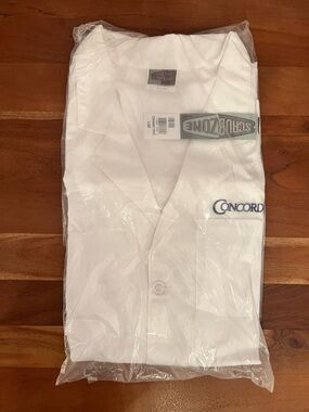 White Short-Sleeve Button Scrub Jacket - SIZE L